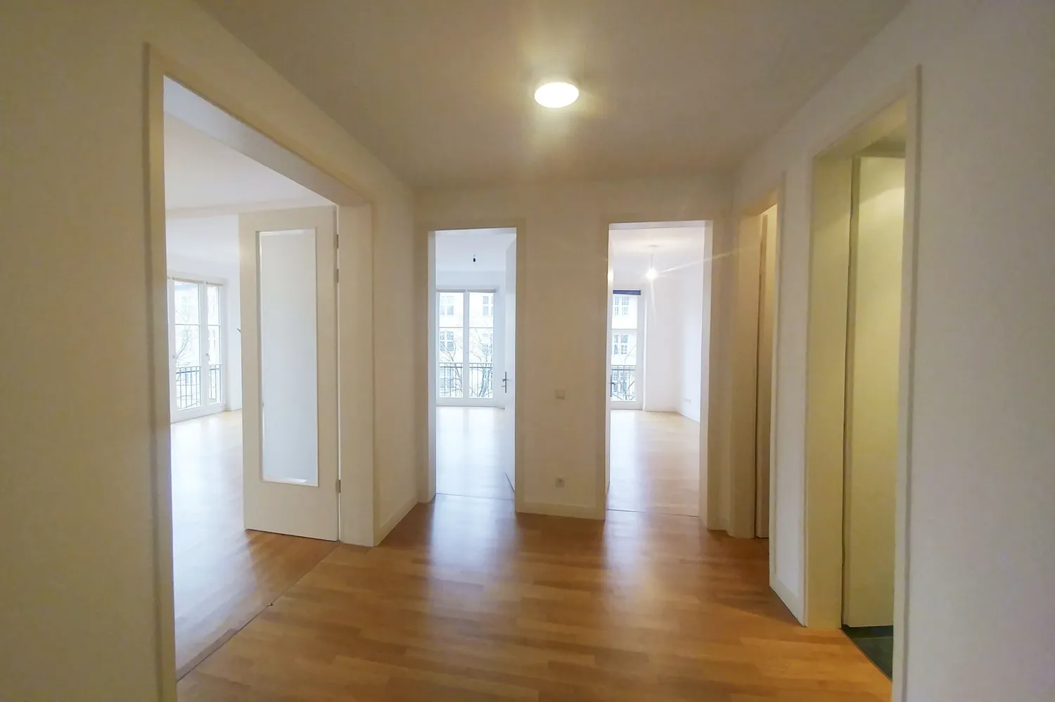 4 Zimmer Wohnung mit 140 m² in Berlin – Bild 1