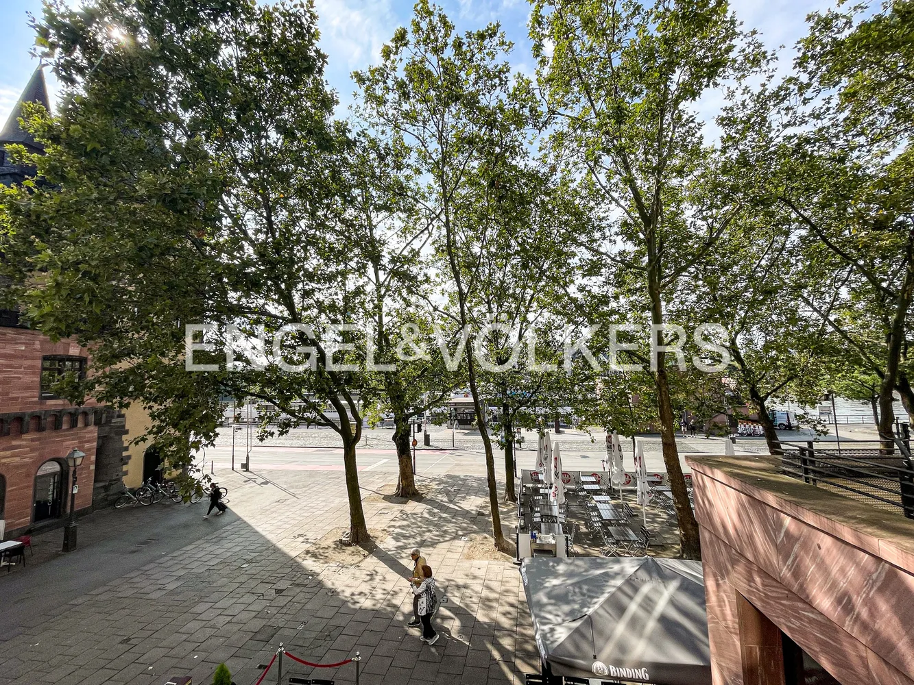 3 Zimmer Wohnung mit 124 m² in Frankfurt am Main – Bild 3