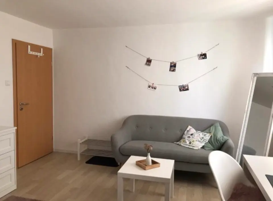 Shared room with 19 m² in Stuttgart – Photo 2