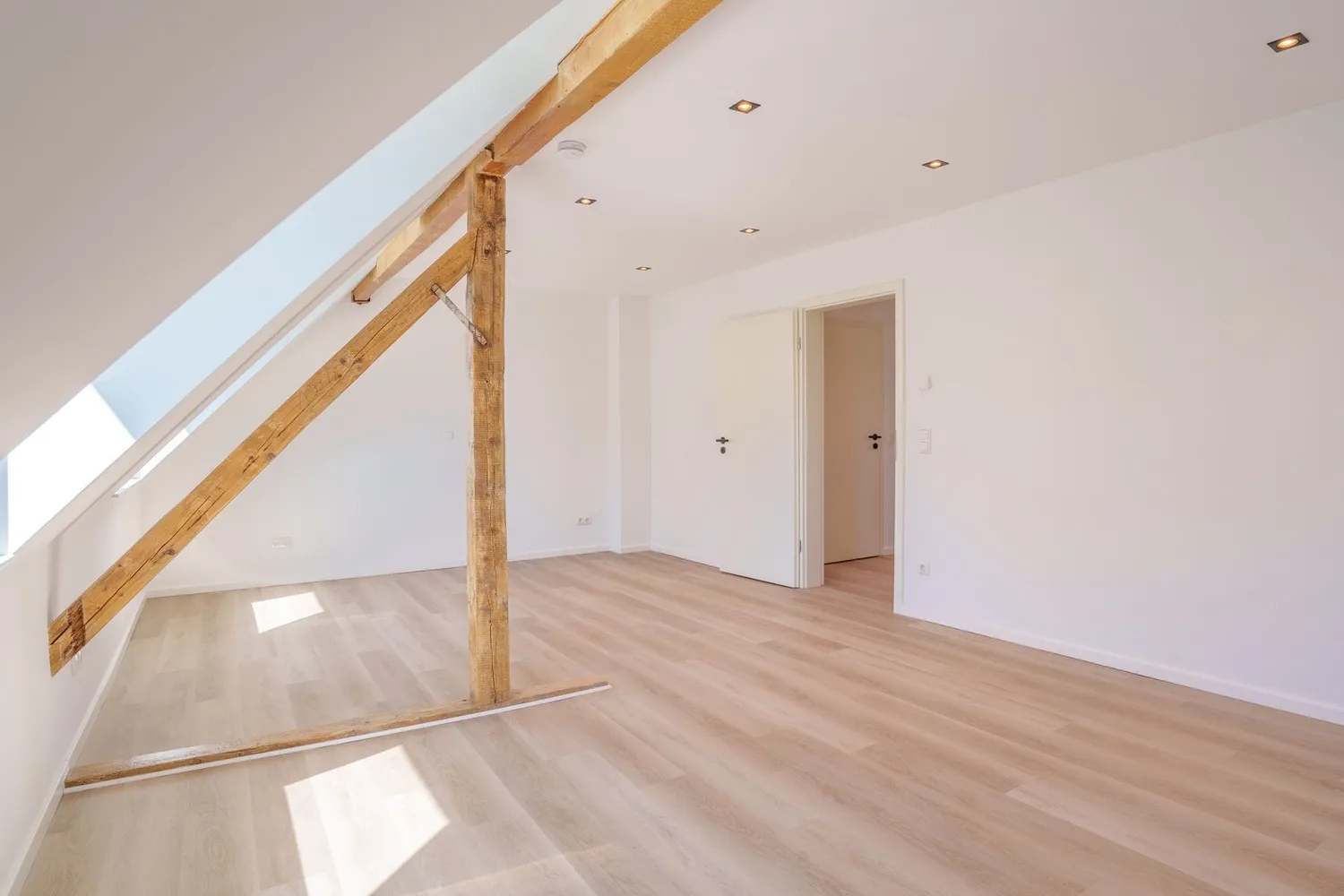 2 Zimmer Wohnung mit 125 m² in Essen – Bild 7
