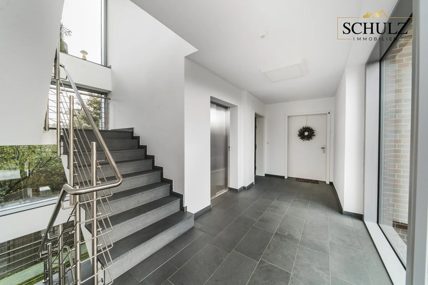 2 room apartment with 81 m² in Cloppenburg – Photo 1