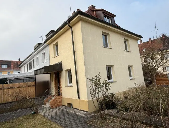 5 Zimmer Haus mit 160 m² in Erlangen – Bild 1
