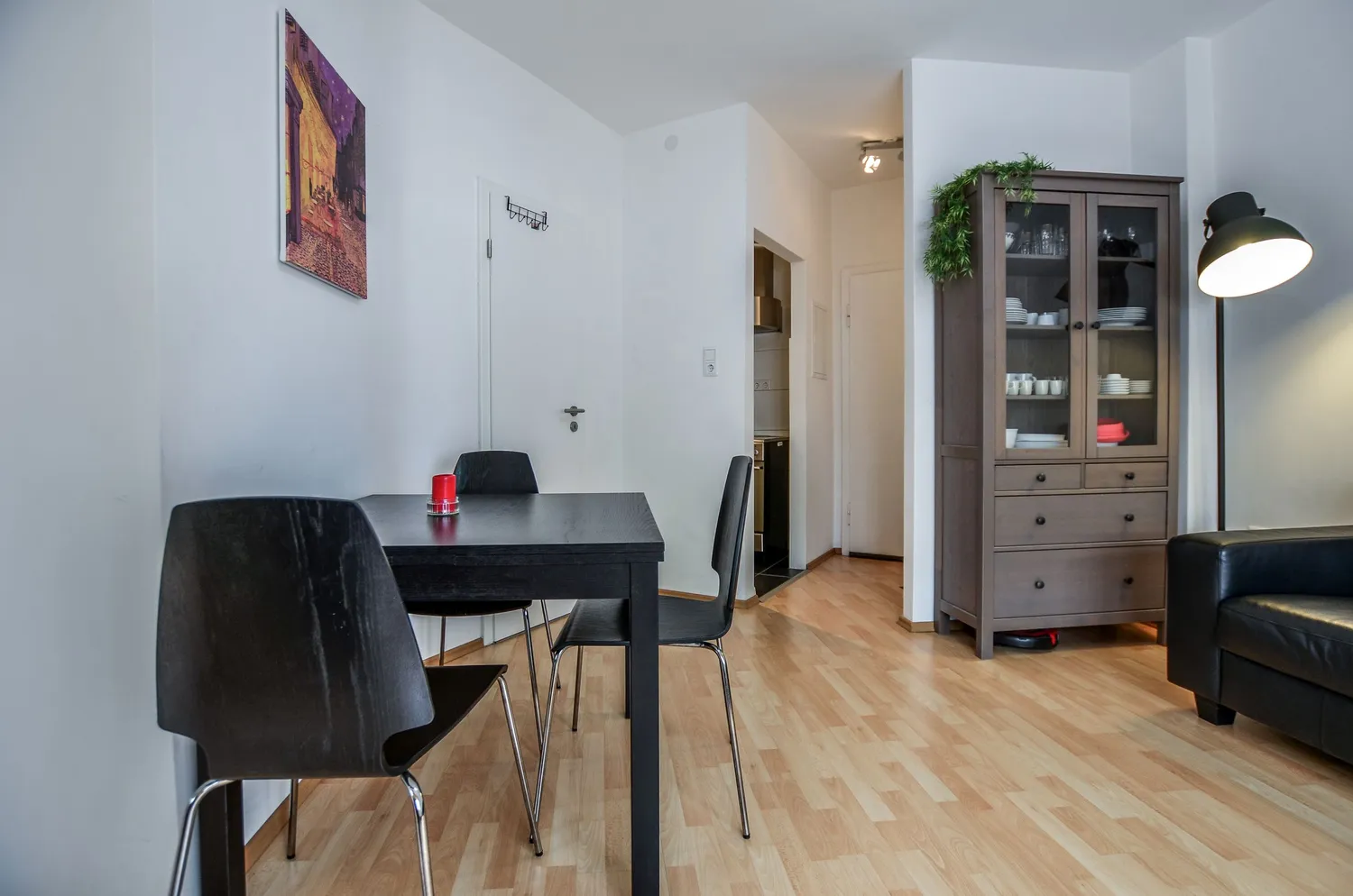 2 Zimmer Wohnung mit 36 m² in Köln – Bild 2