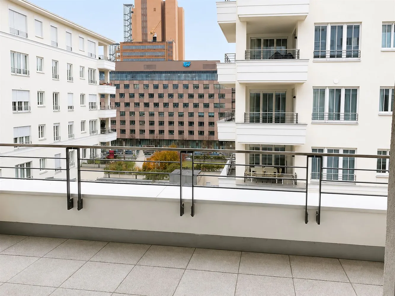 2 Zimmer Wohnung mit 91 m² in Berlin – Bild 1
