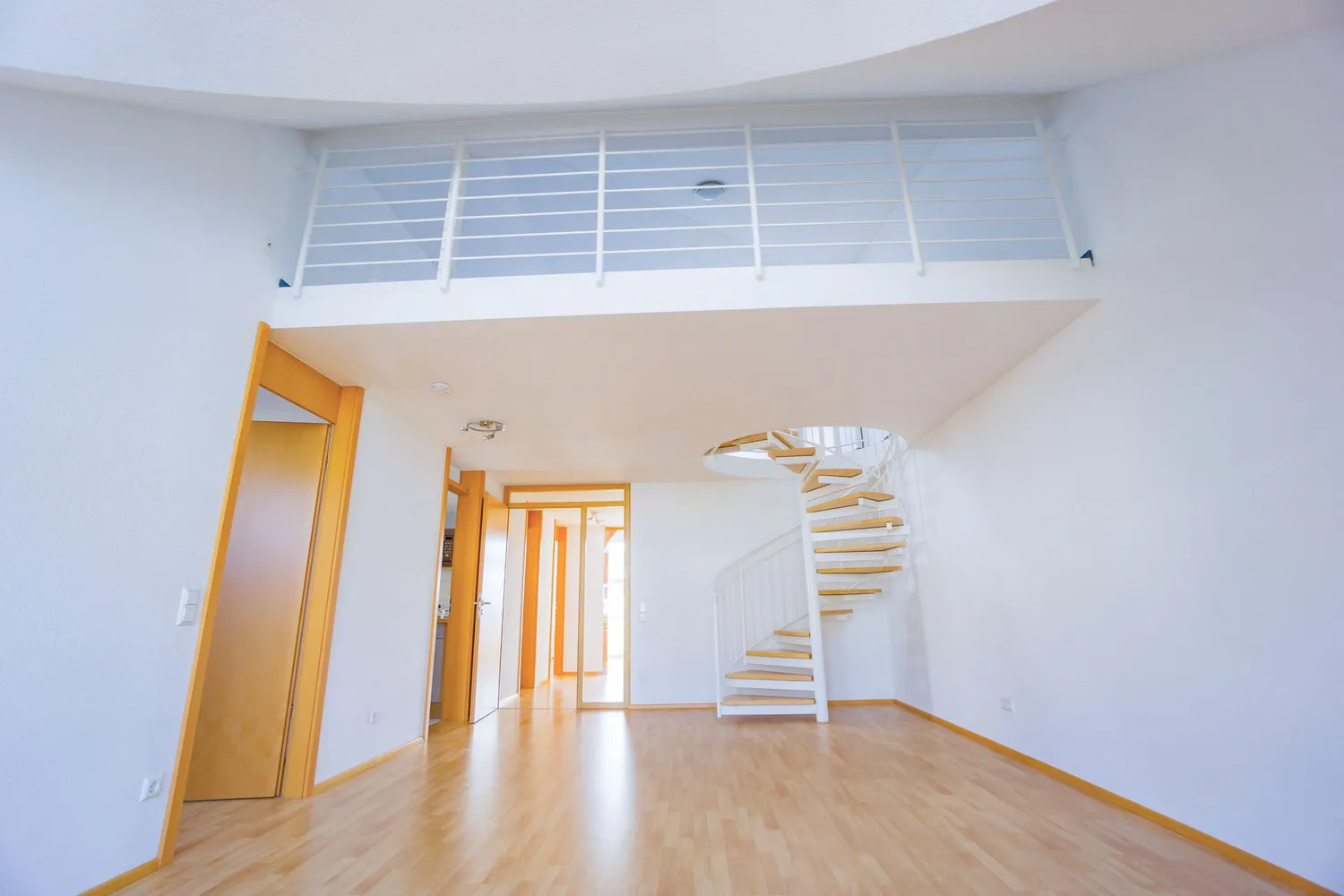 4 Zimmer Wohnung mit 100 m² in Stuttgart – Bild 2