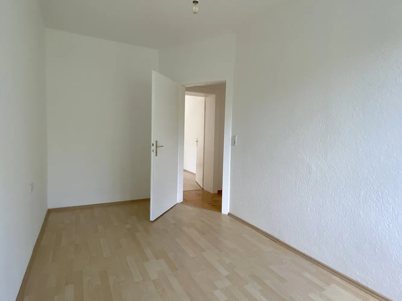5 Zimmer Wohnung mit 105 m² in Kassel – Bild 4