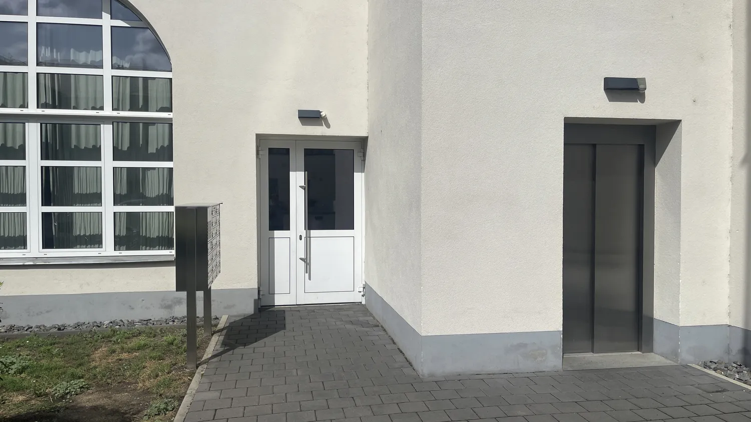 2 Zimmer Wohnung mit 168 m² in Dresden – Bild 12