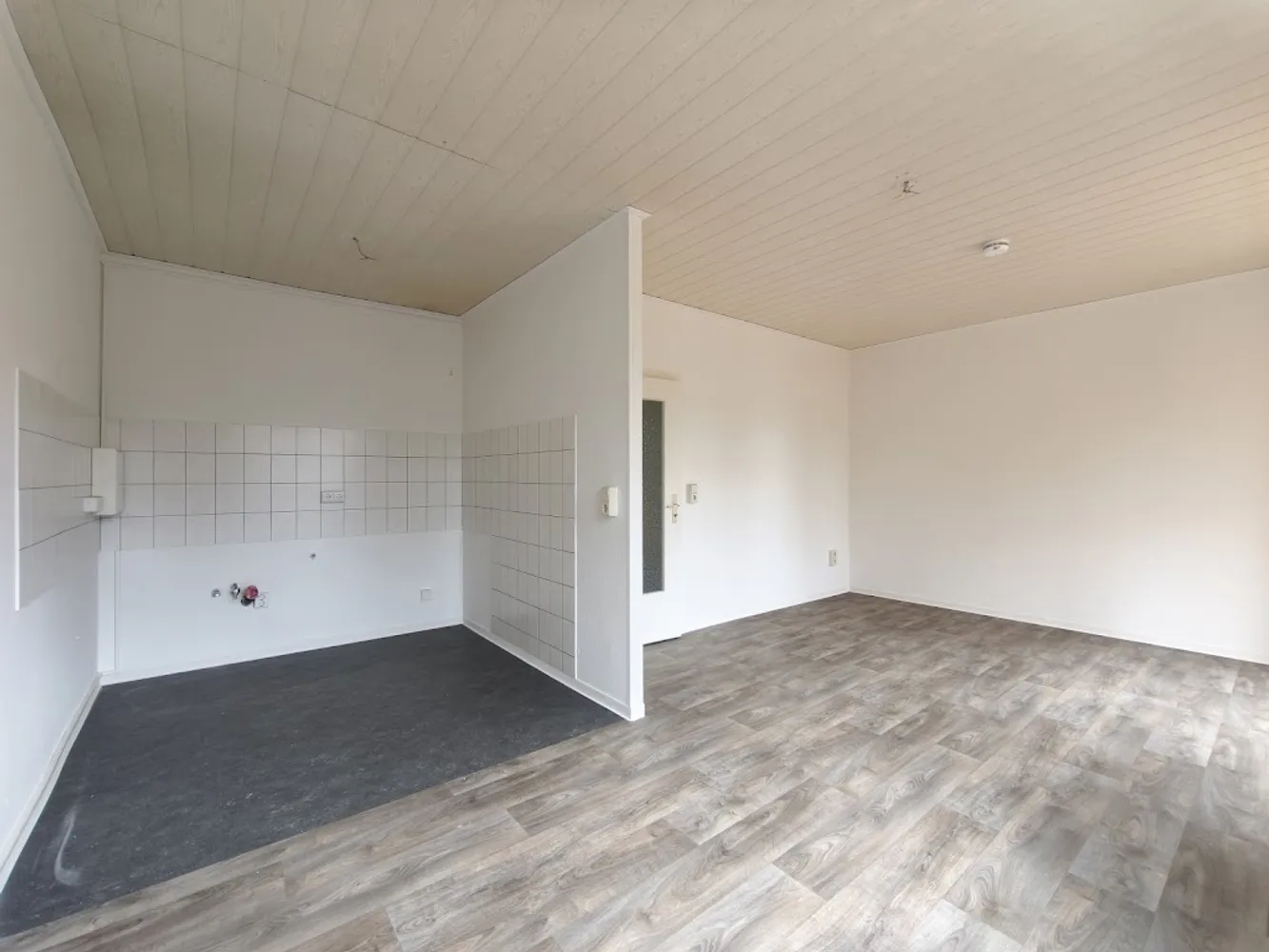 3 Zimmer Wohnung mit 57 m² in Bitterfeld-Wolfen – Bild 3