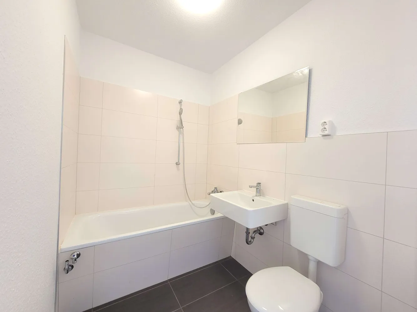 3 Zimmer Wohnung mit 56 m² in Halle (Saale) – Bild 7