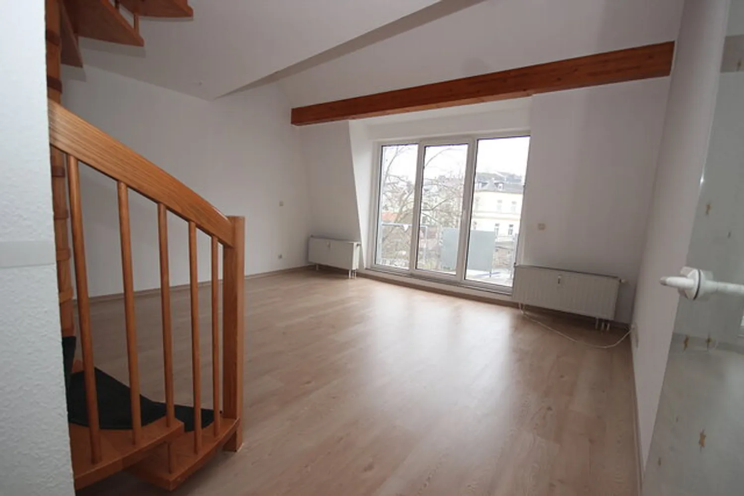 4 Zimmer Wohnung mit 127 m² in Plauen – Bild 1