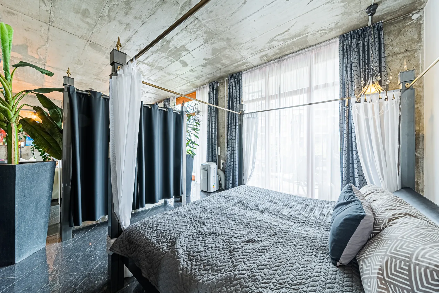 2 Zimmer Wohnung mit 170 m² in Frankfurt am Main – Bild 10