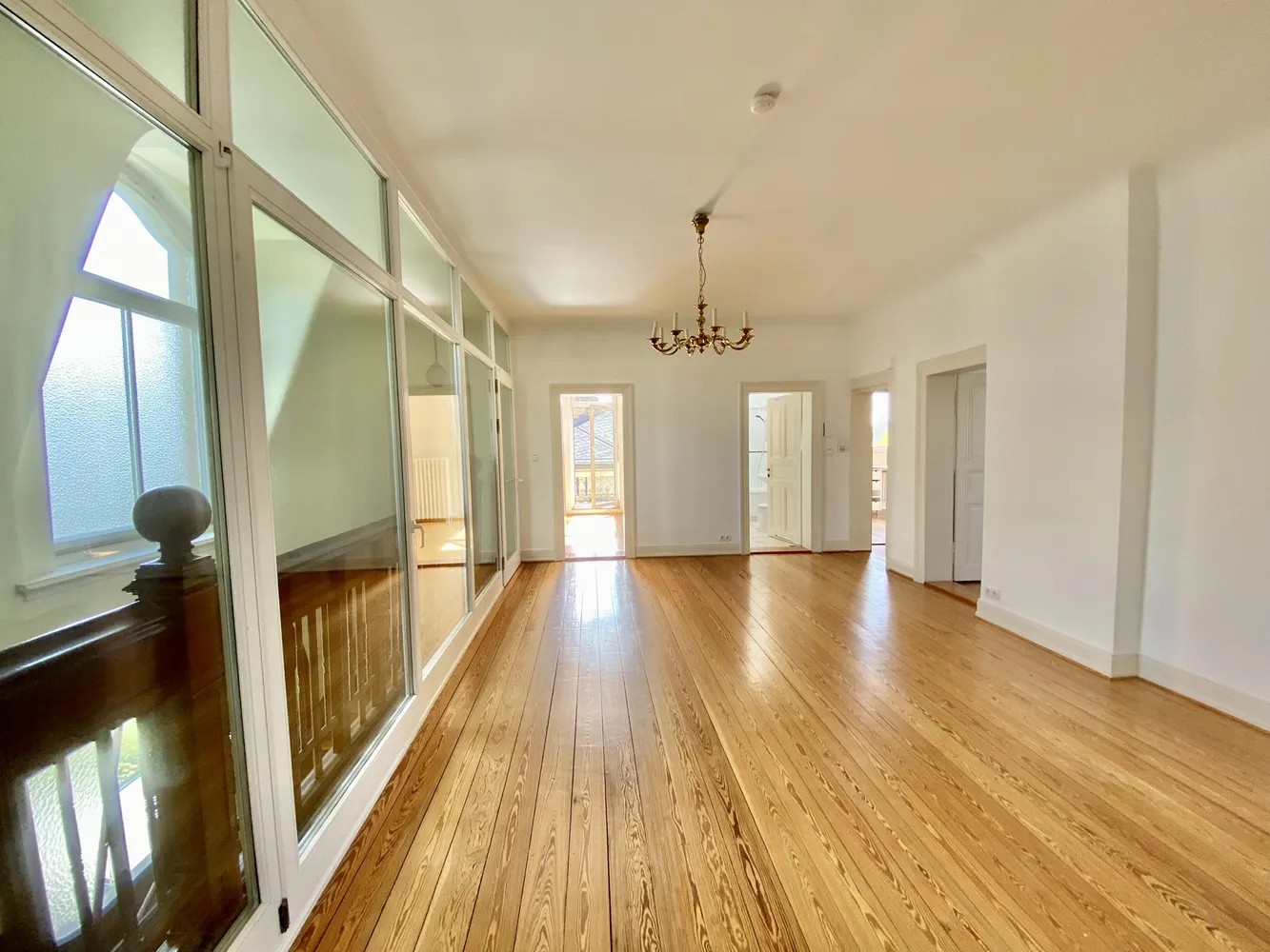 6 Zimmer Wohnung mit 150 m² in Wiesbaden – Bild 5
