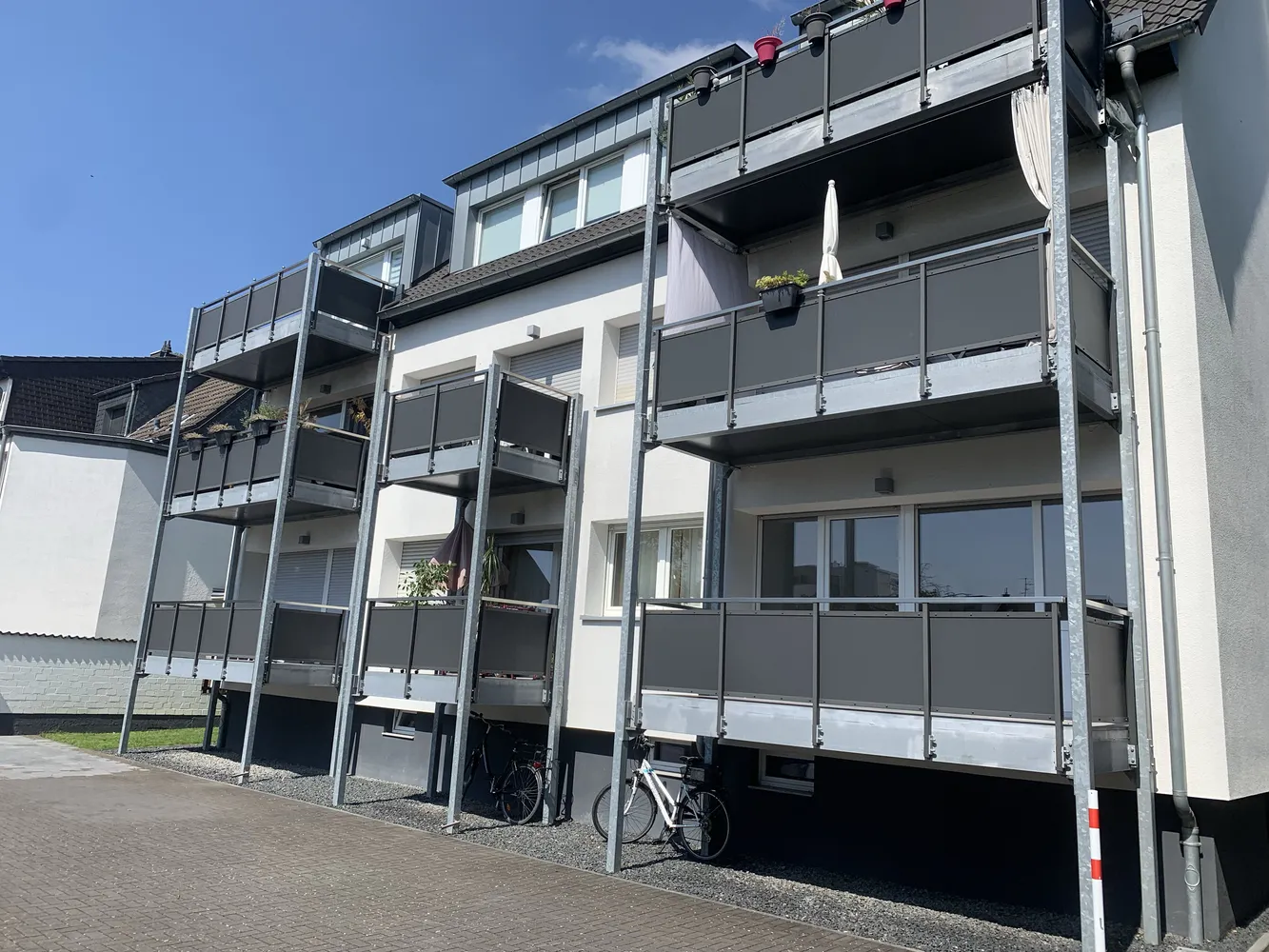 3 Zimmer Wohnung mit 112 m² in Leverkusen – Bild 2
