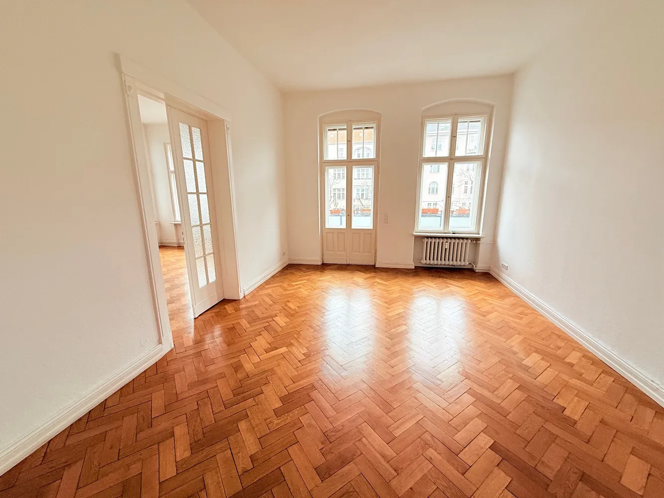 6 Zimmer Wohnung mit 209 m² in Berlin – Bild 1