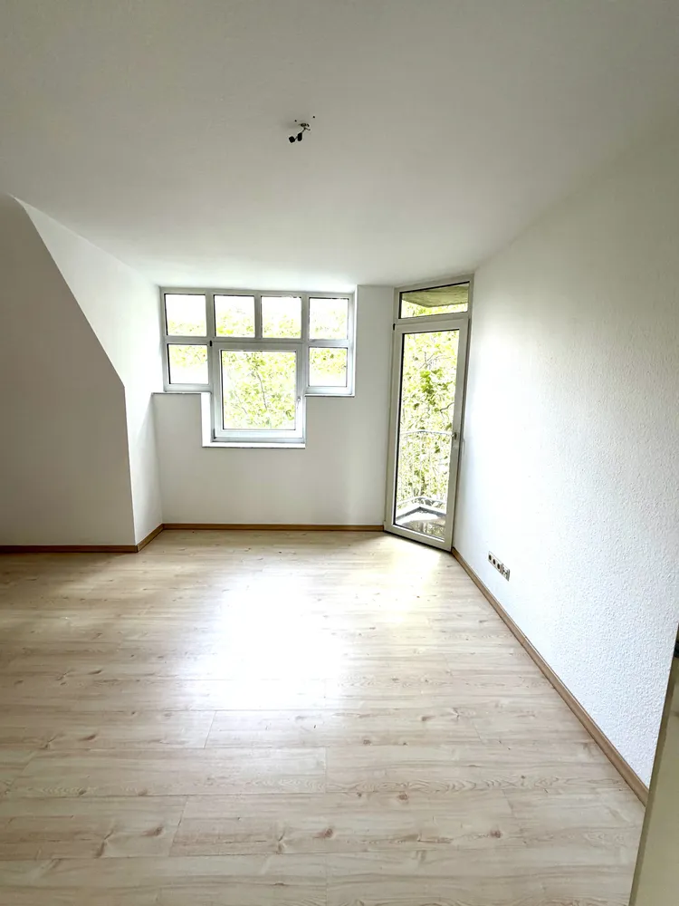 3 Zimmer Wohnung mit 90 m² in Düsseldorf – Bild 2