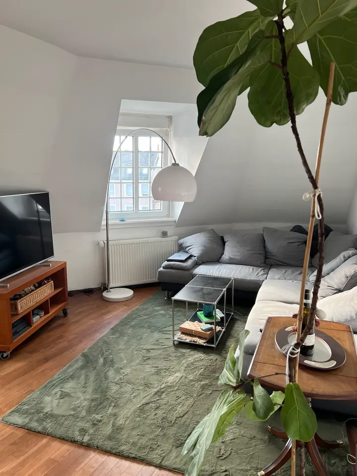 WG-Zimmer mit 135 m² in Frankfurt am Main – Bild 1