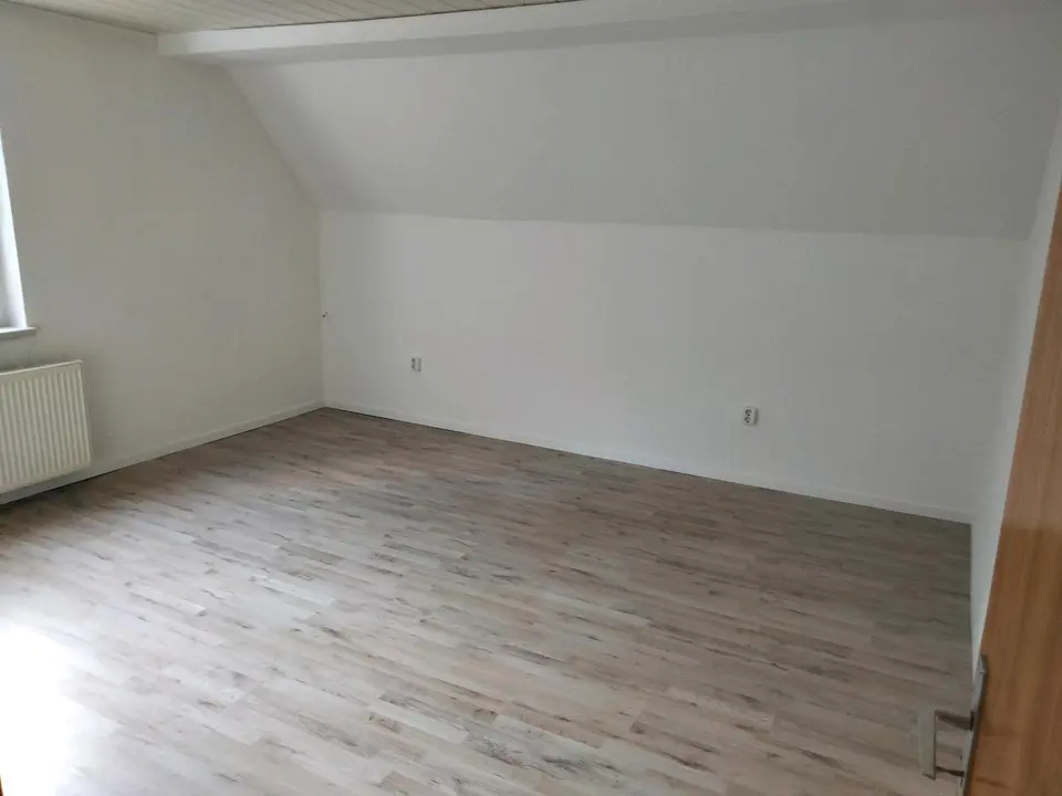 4 Zimmer Wohnung mit 110 m² in Suhl – Bild 2