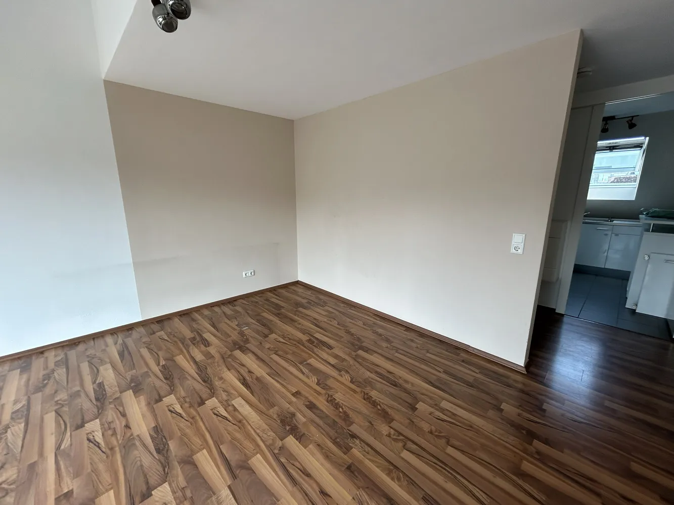 2 Zimmer Wohnung mit 67 m² in Köln – Bild 1
