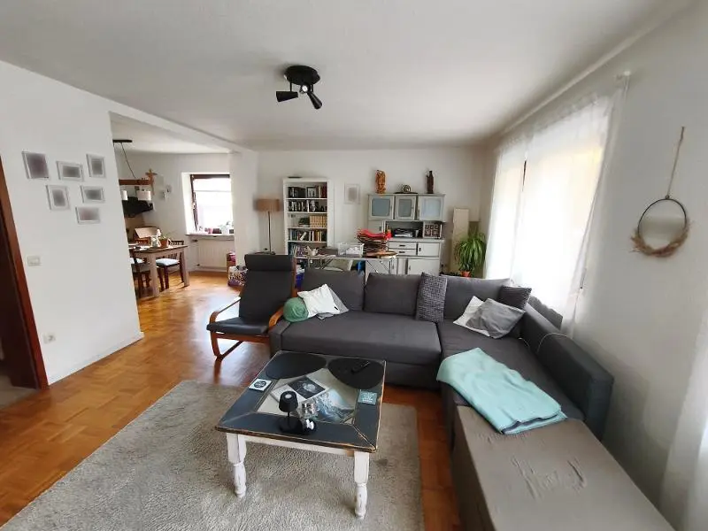 7 Zimmer Haus mit 179 m² in Erlangen – Bild 2