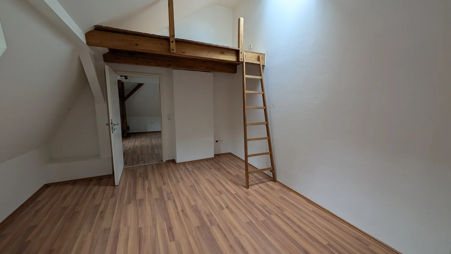 4 Zimmer Wohnung mit 72 m² in München – Bild 5