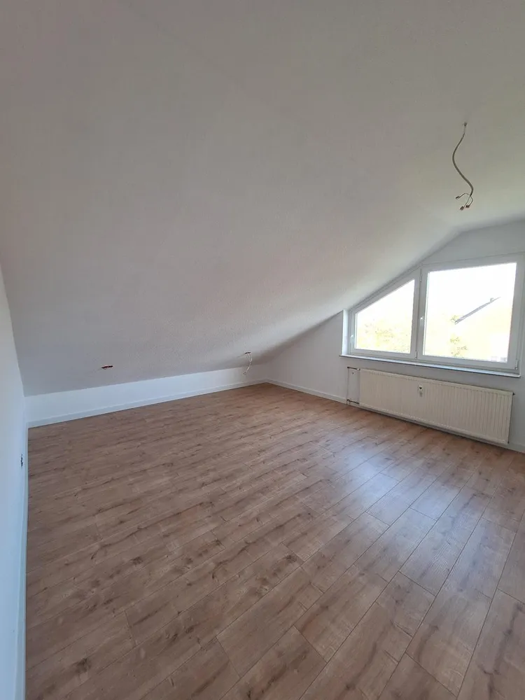 3 Zimmer Wohnung mit 90 m² in Garbsen – Bild 1