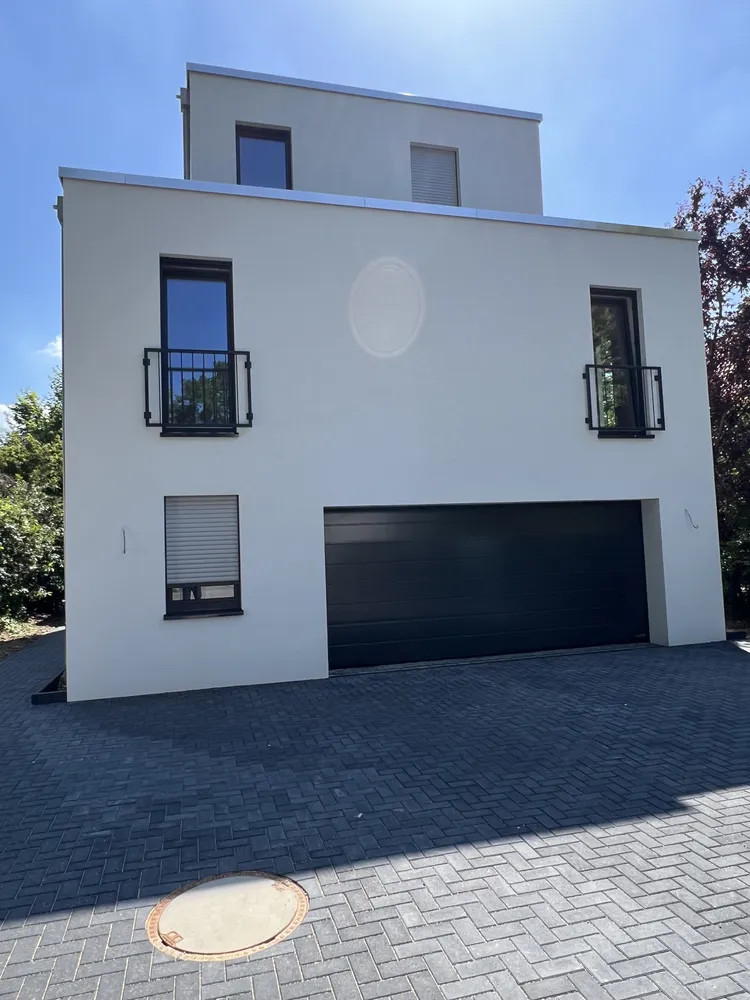 4 Zimmer Wohnung mit 163 m² in Hannover – Bild 1