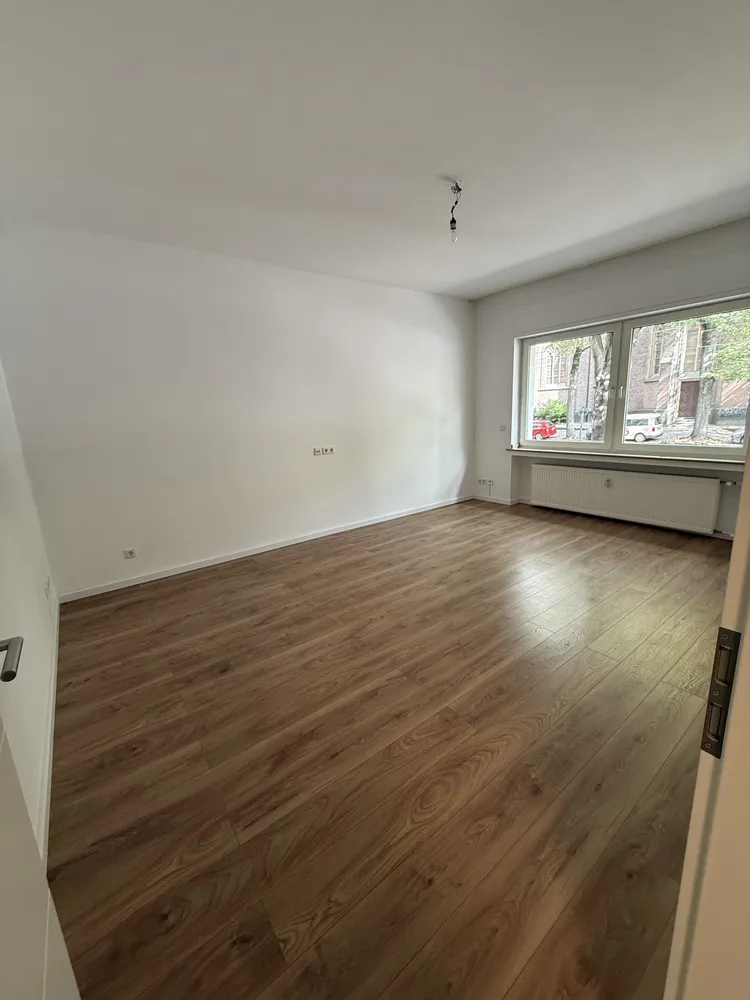 2 Zimmer Wohnung mit 69 m² in Düsseldorf – Bild 2