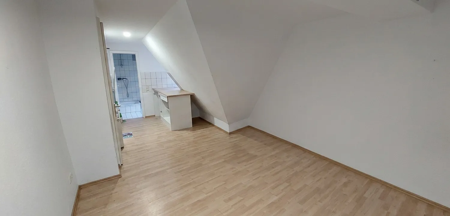 1 Zimmer Wohnung mit 27 m² in Karlsruhe – Bild 2