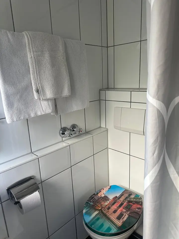 Shared room with 12 m² in Fellbach – Photo 5