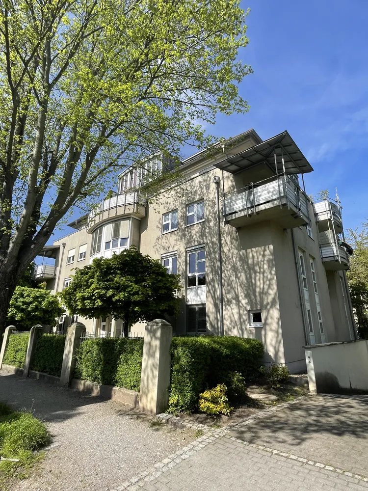 5 Zimmer Wohnung mit 156 m² in Dresden – Bild 1