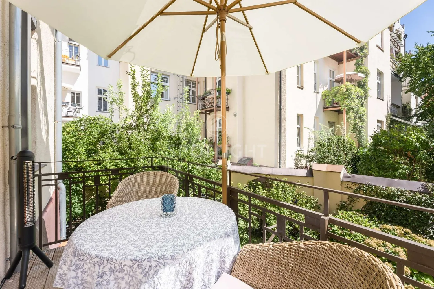 7 Zimmer Wohnung mit 233 m² in München – Bild 6