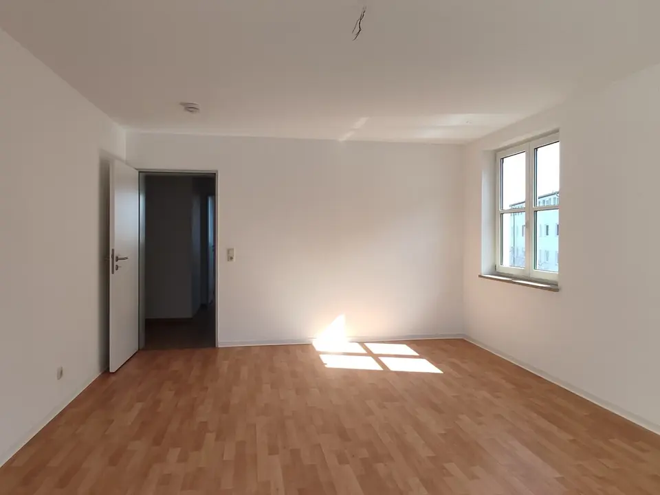 2 Zimmer Wohnung mit 53 m² in Plauen – Bild 3