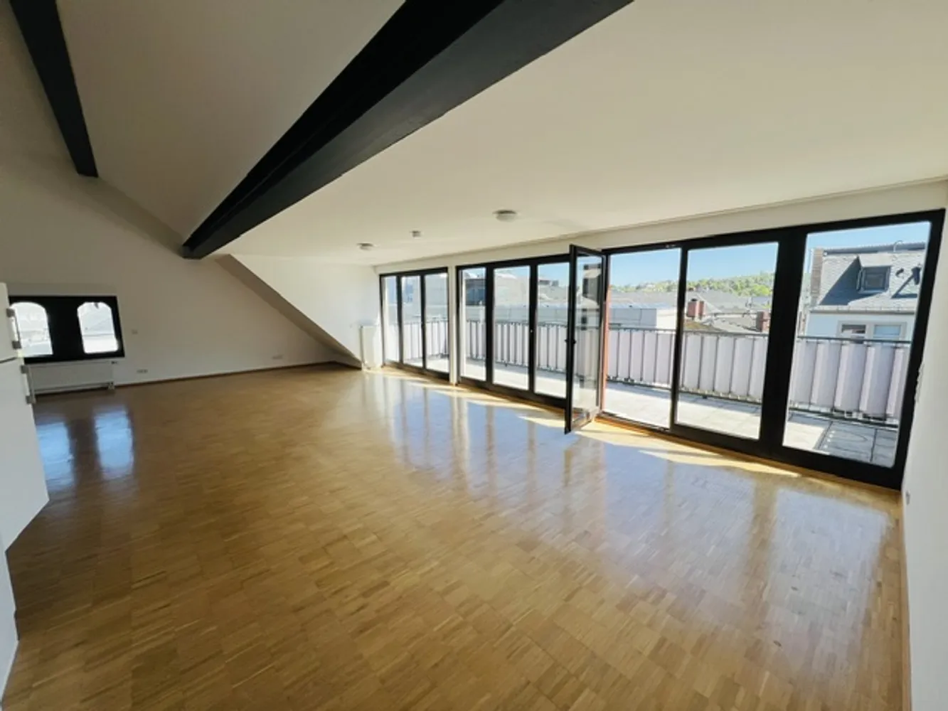 4 Zimmer Wohnung mit 131 m² in Wiesbaden – Bild 6