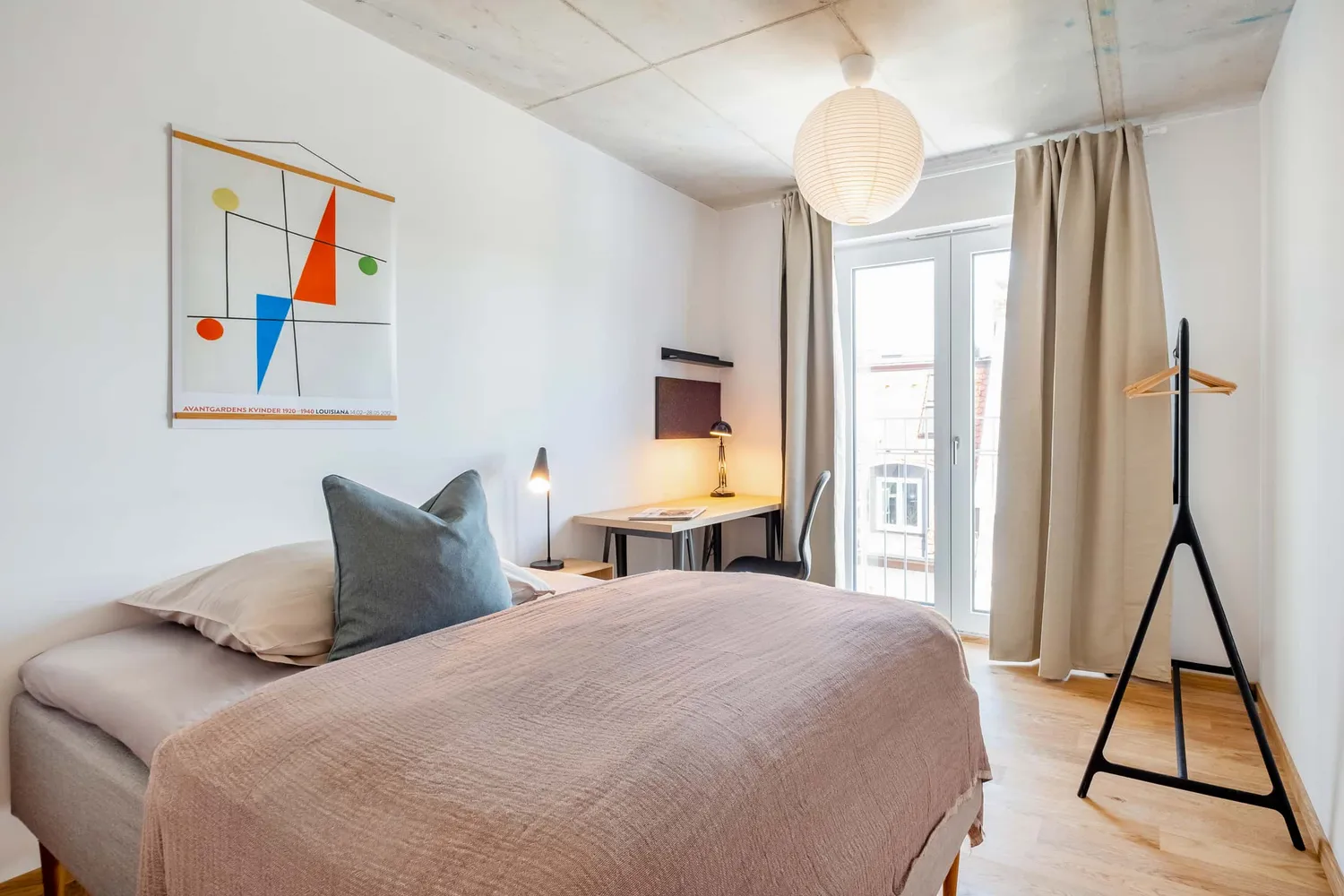 Shared room with 12 m² in Munich – Photo 1