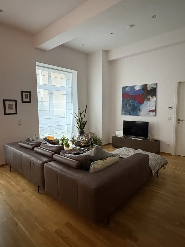 2 Zimmer Wohnung mit 82 m² in Frankfurt am Main – Bild 1