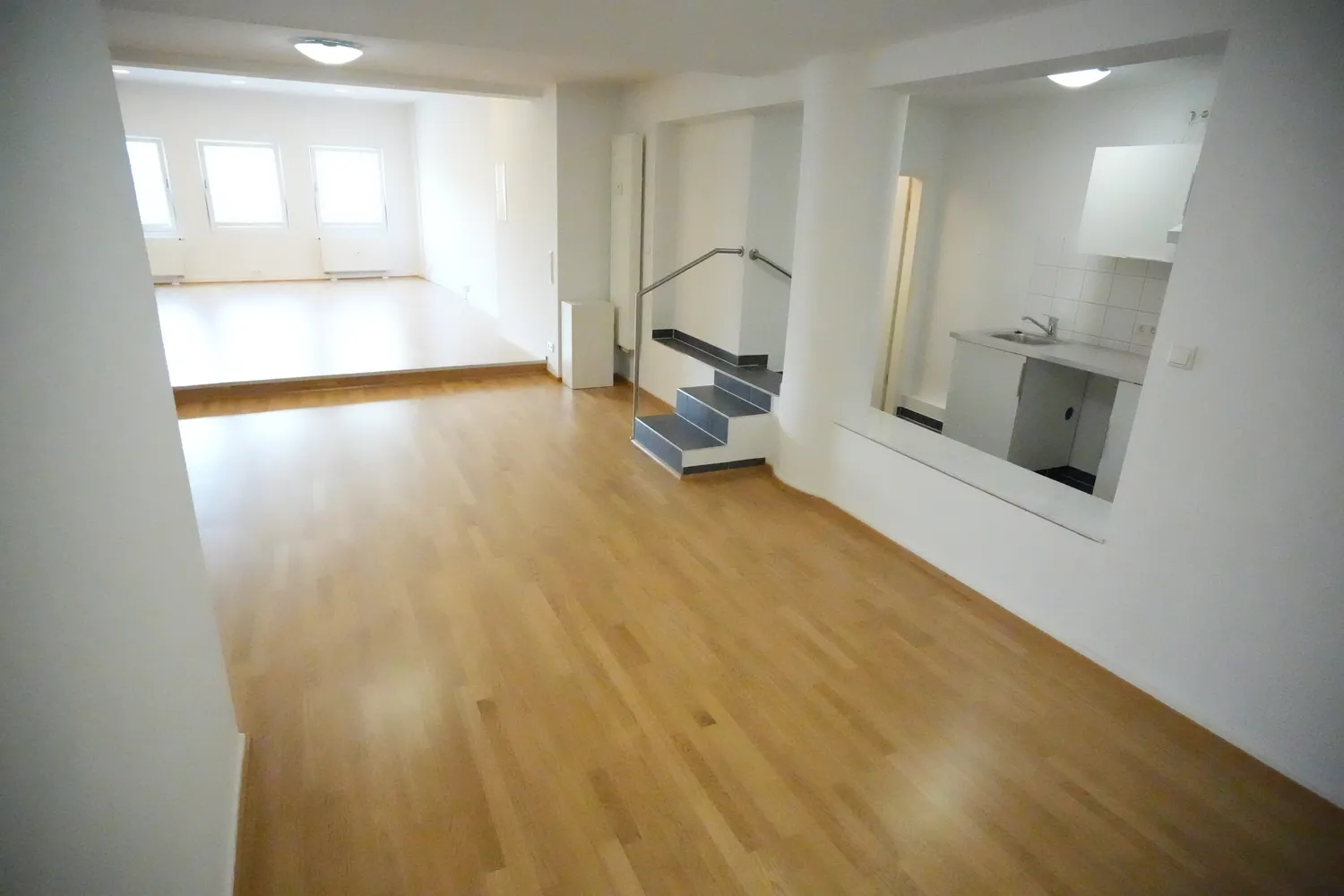 1 Zimmer Wohnung mit 80 m² in Frankfurt am Main – Bild 2