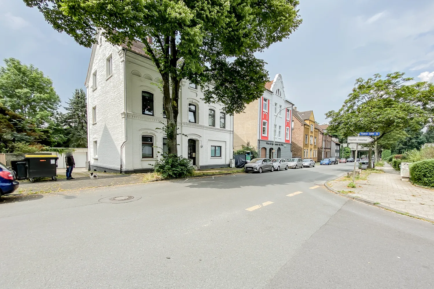 6 Zimmer Wohnung mit 127 m² in Köln – Bild 1