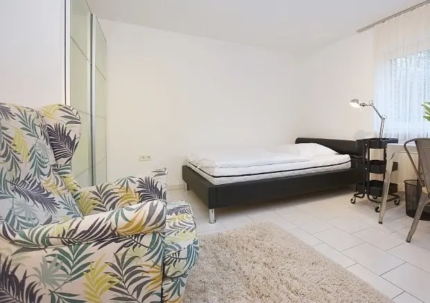 WG-Zimmer mit 14 m² in Leonberg – Bild 2