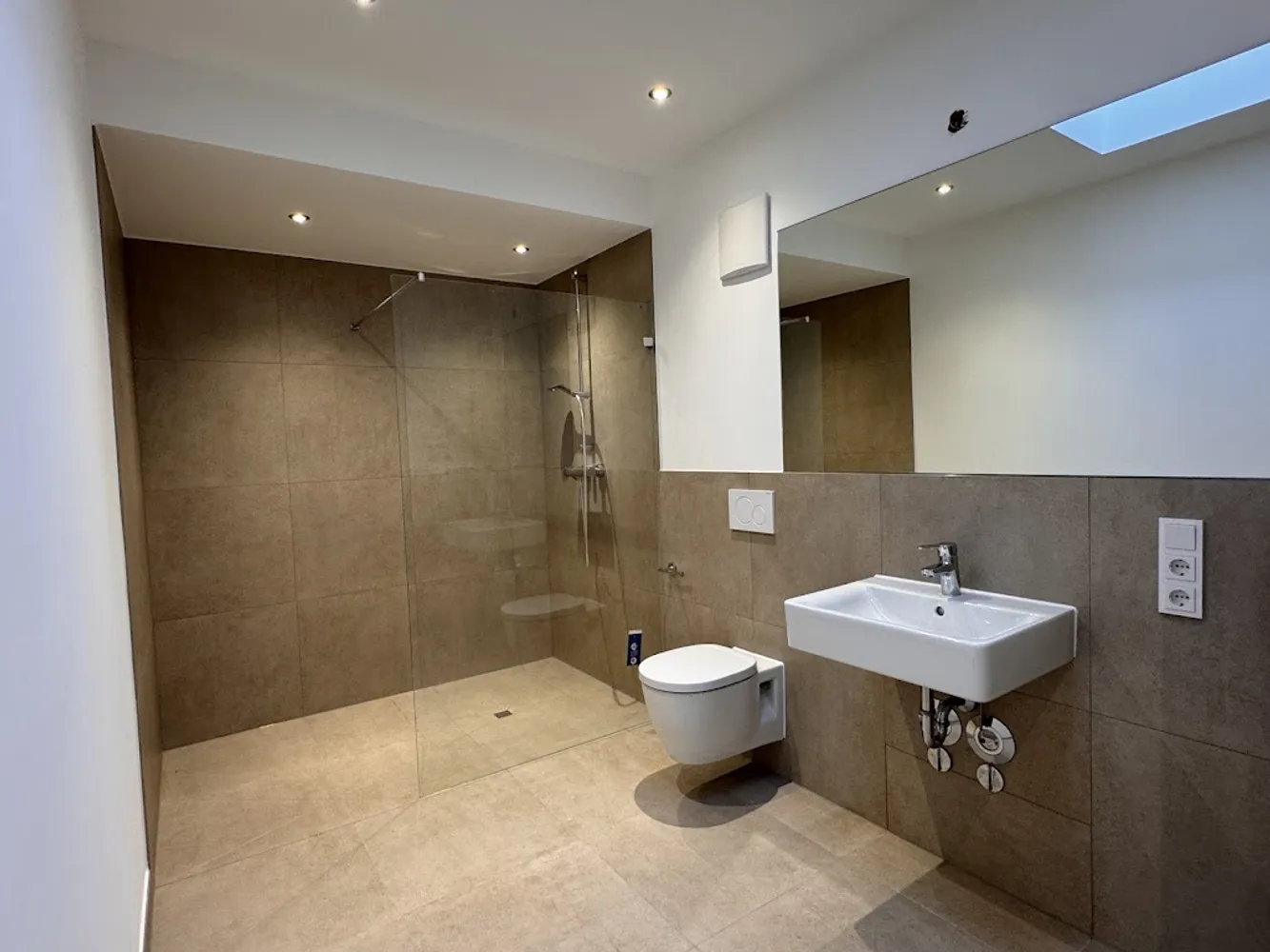 2 Zimmer Wohnung mit 131 m² in Aachen – Bild 10