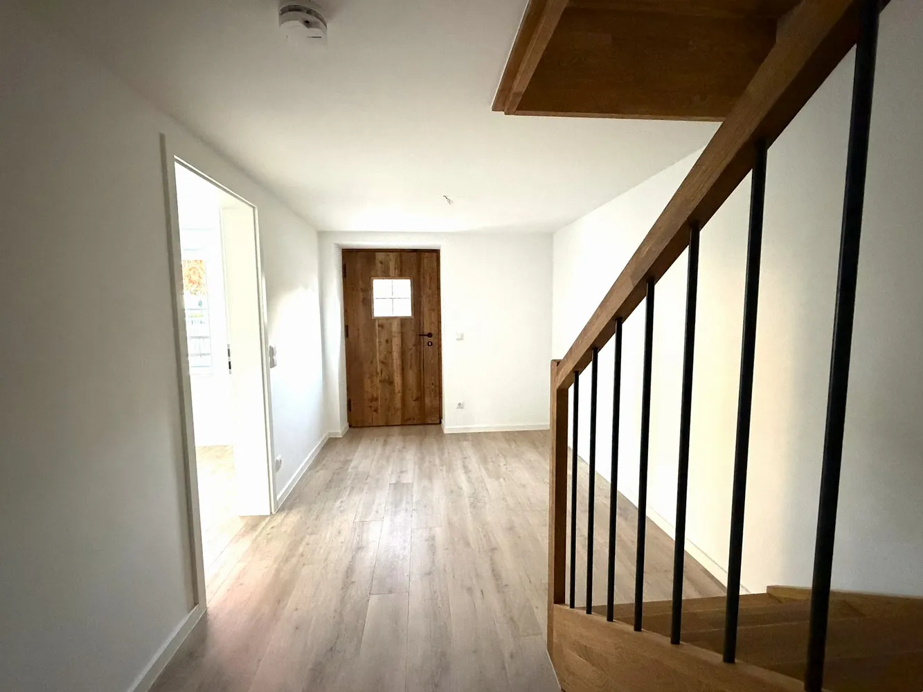 6 Zimmer Haus mit 213 m² in München – Bild 2