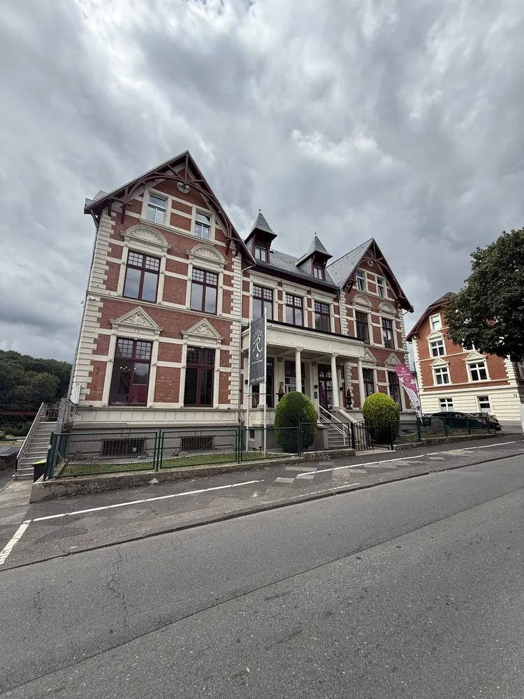 4 Zimmer Wohnung mit 130 m² in Wuppertal – Bild 1