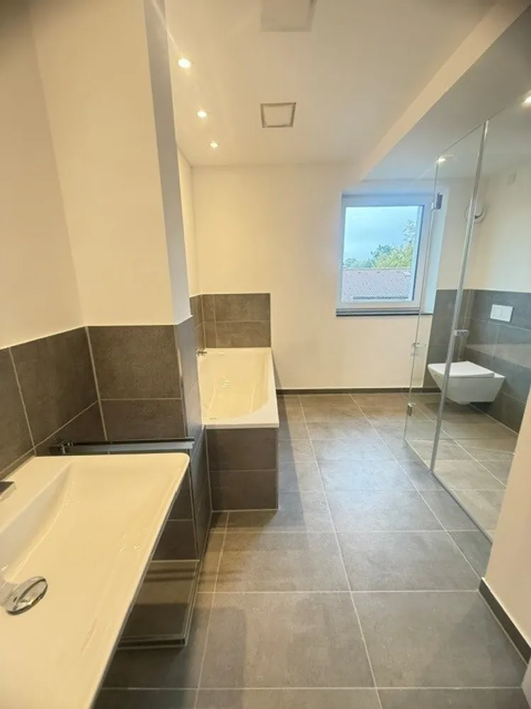 3 Zimmer Wohnung mit 80 m² in Solingen – Bild 2