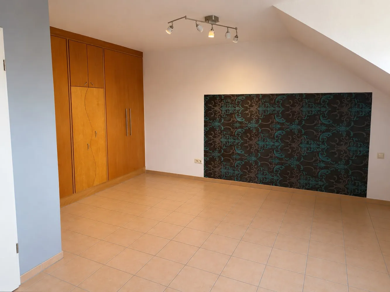 2 Zimmer Wohnung mit 70 m² in Mönchengladbach – Bild 2