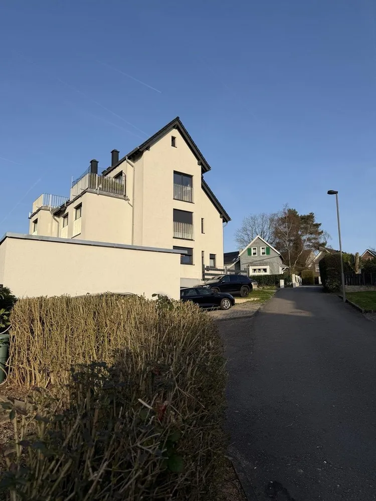 5 Zimmer Wohnung mit 135 m² in Solingen – Bild 1