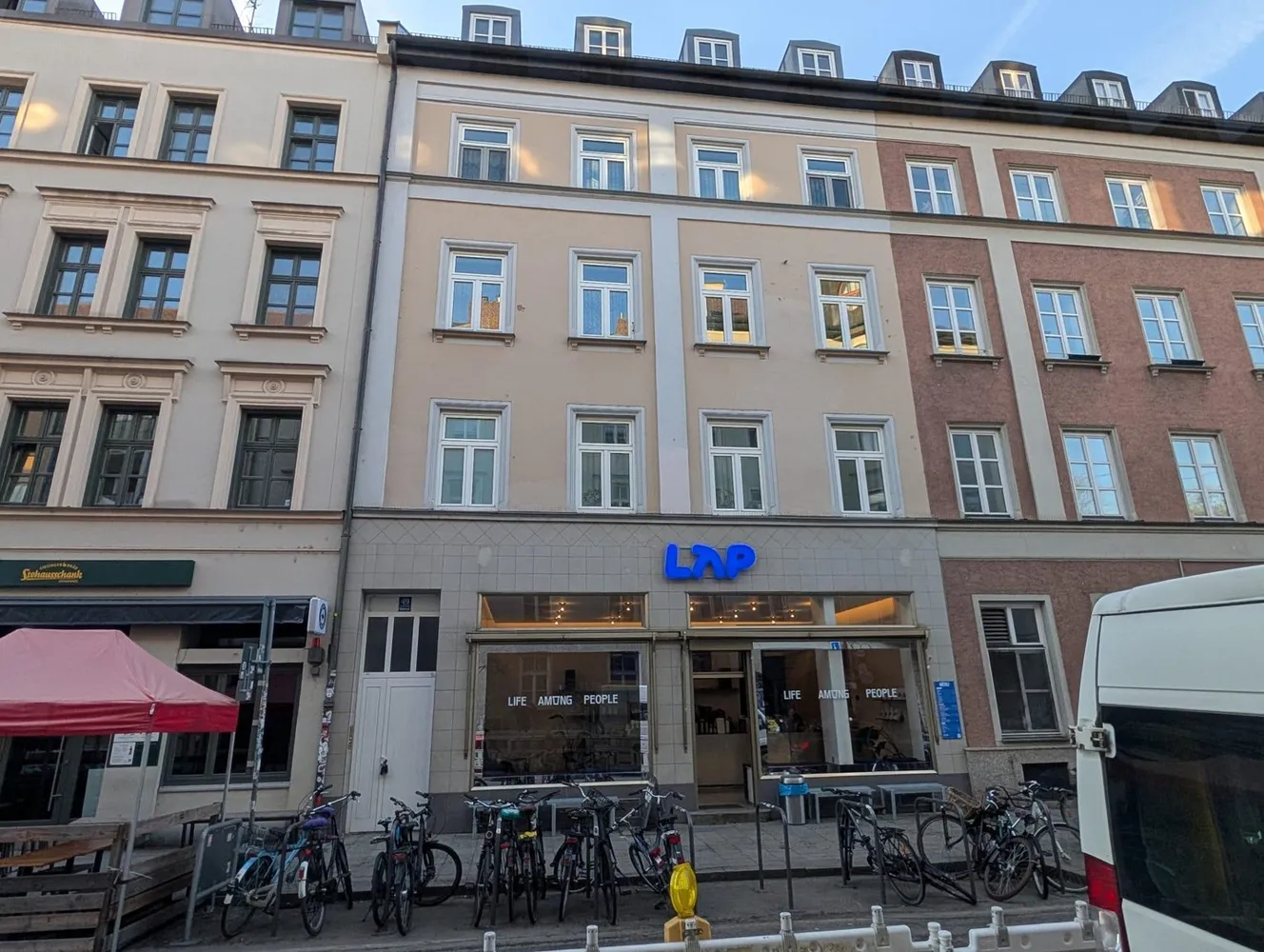 1 room apartment with 42 m² in Munich – Photo 10