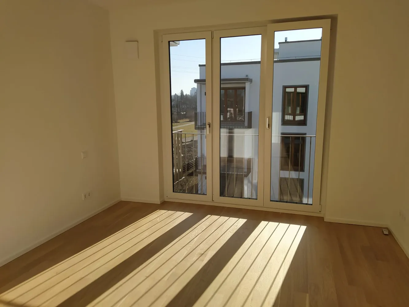 3 Zimmer Wohnung mit 96 m² in München – Bild 2
