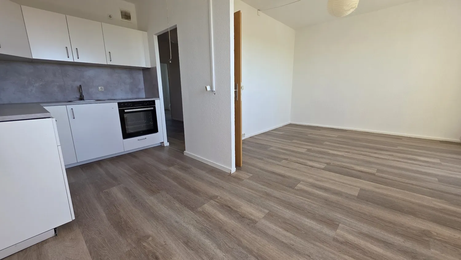 4 Zimmer Wohnung mit 65 m² in Halle (Saale) – Bild 1