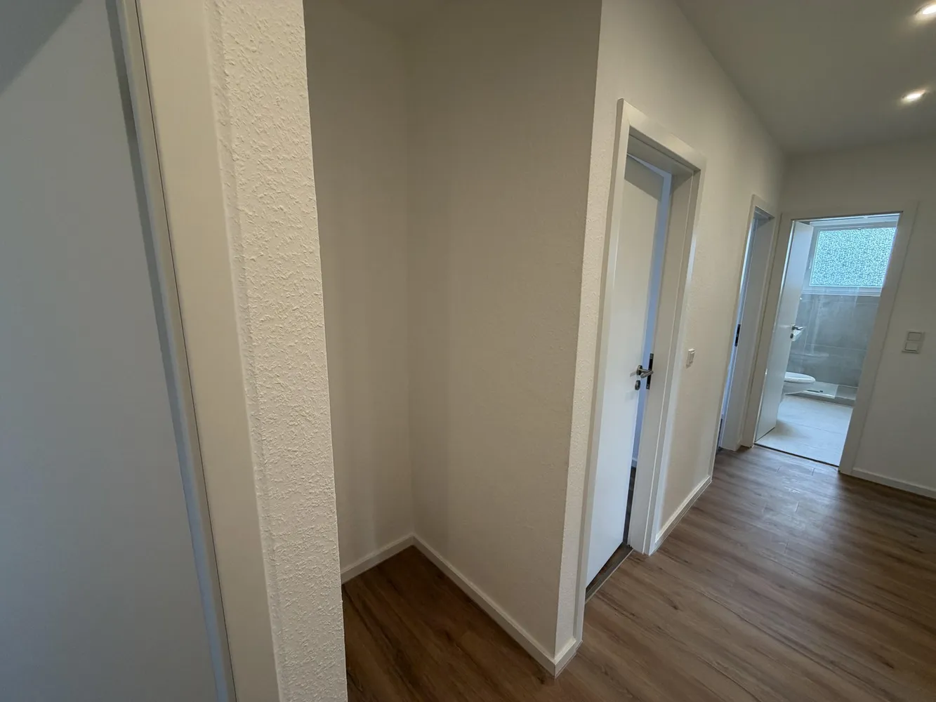 4 Zimmer Wohnung mit 70 m² in Wiesbaden – Bild 3