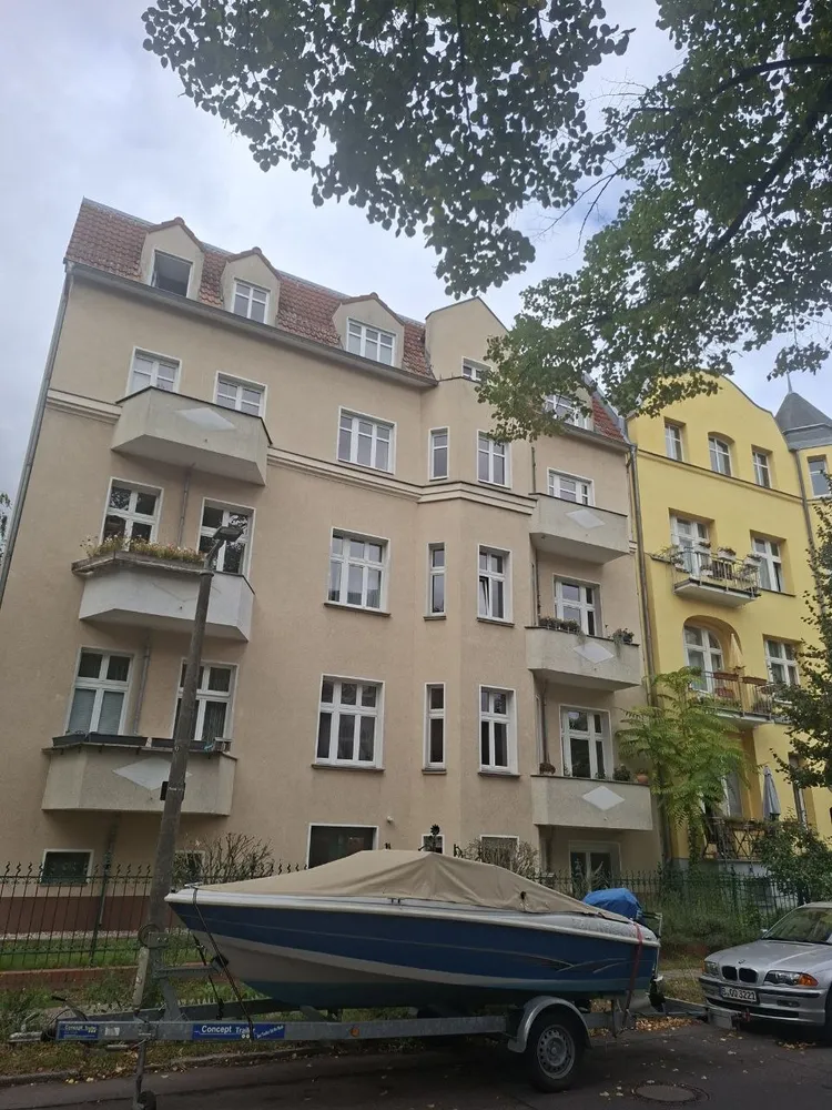 4 room apartment with 125 m² in Berlin – Photo 1