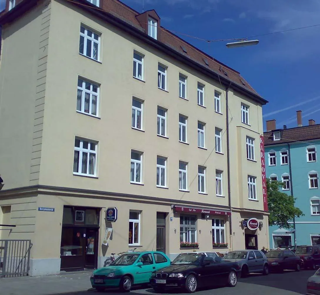 4 Zimmer Wohnung mit 103 m² in München – Bild 1